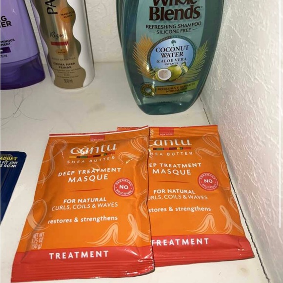 Bundle of laundry and personal care items - Picture 7 of 9